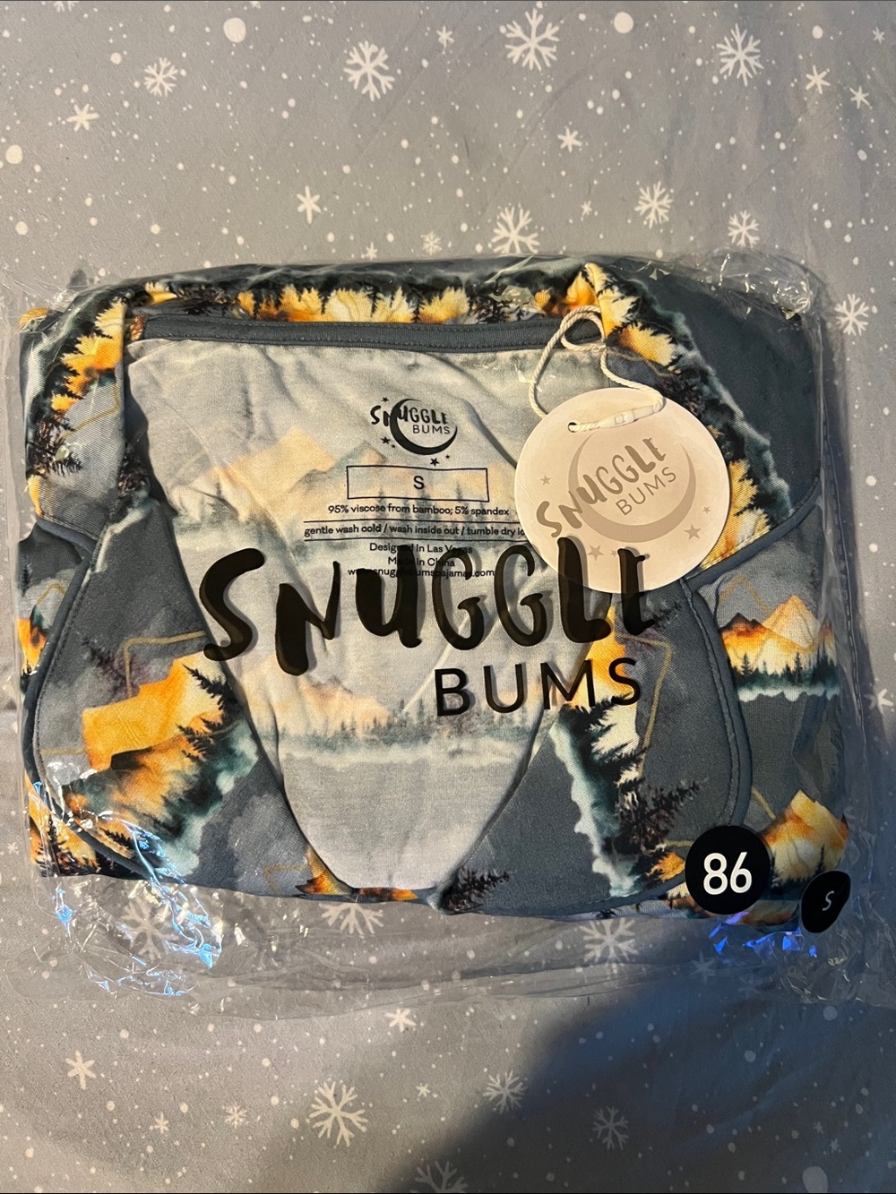 Snuggle Bums bamboo mountain mom set